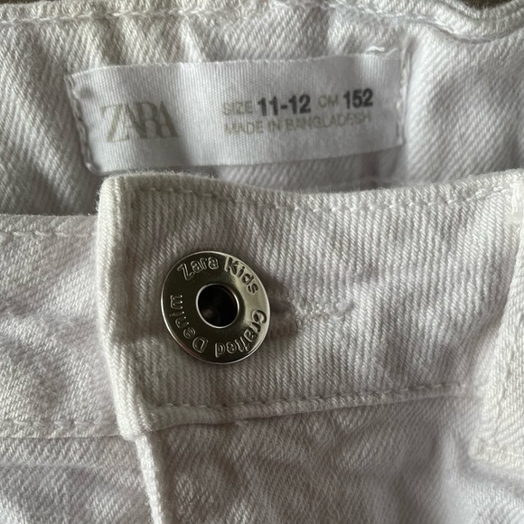 Zara, white jean shorts - Picture 3 of 3